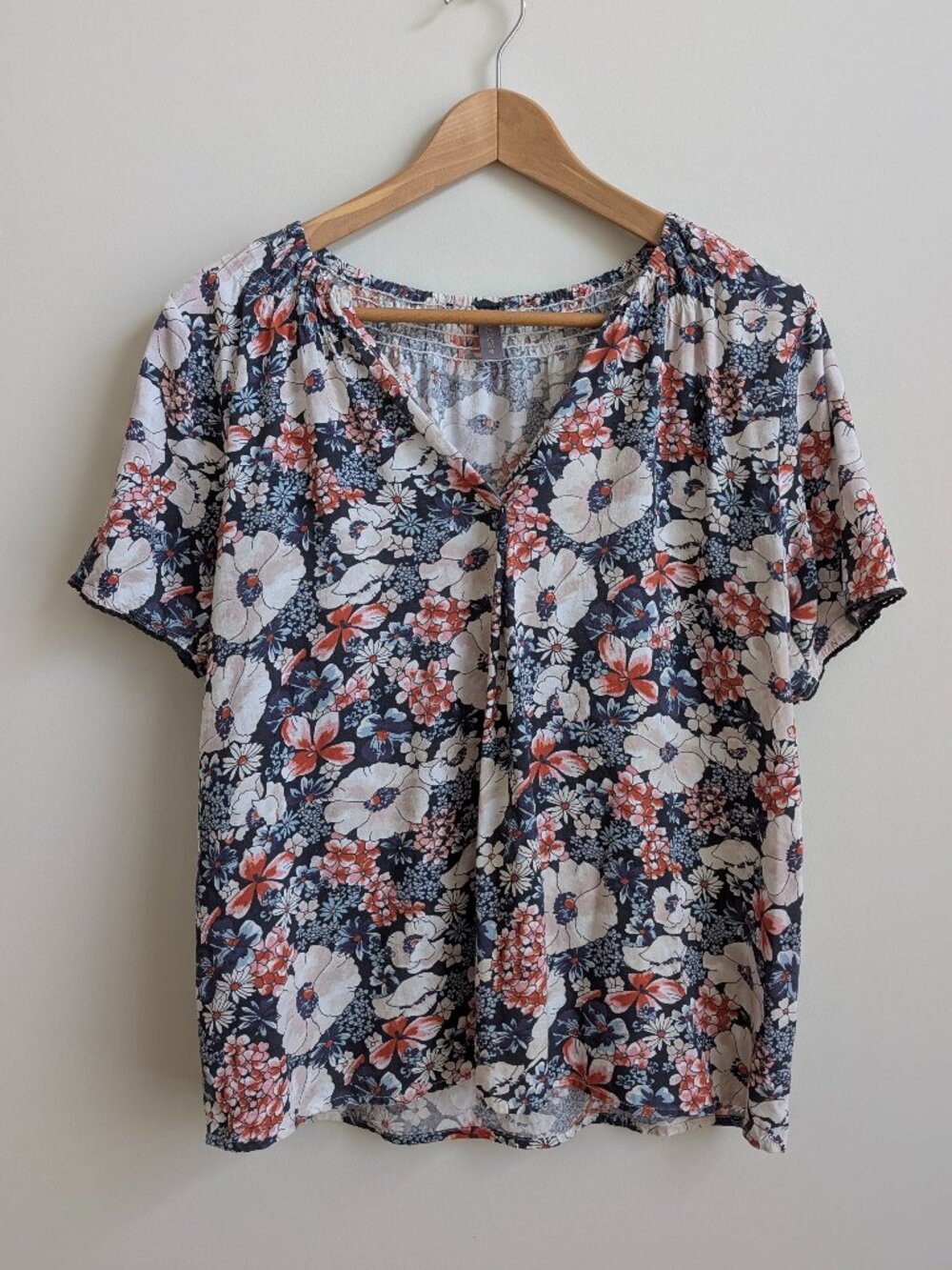 Culture lightweight 100% viscose short sleeve blouse top blue white flower S